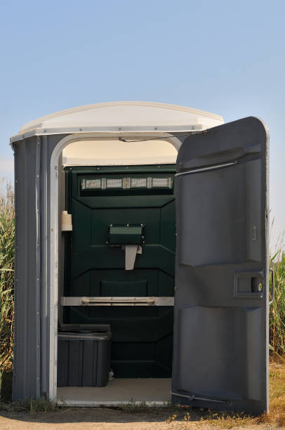 Best Luxury portable toilet rental  in Lindsborg, KS